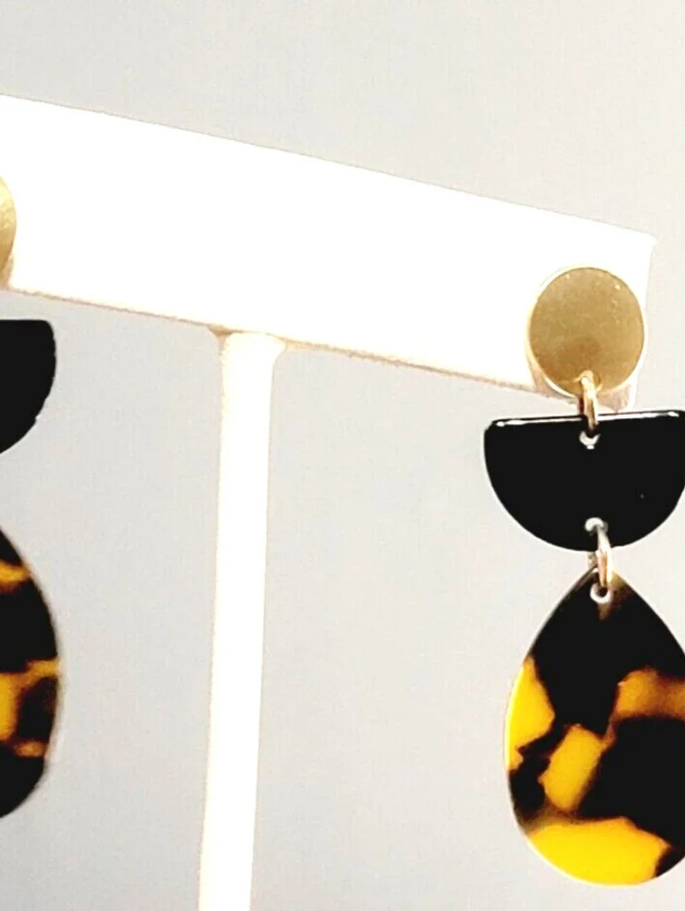 Jungle Print Dangle Pierced Earrings Cheetah Lucite Black Brown Modern kp-58
